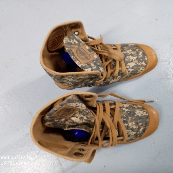 Boots - Picture 1 of 3